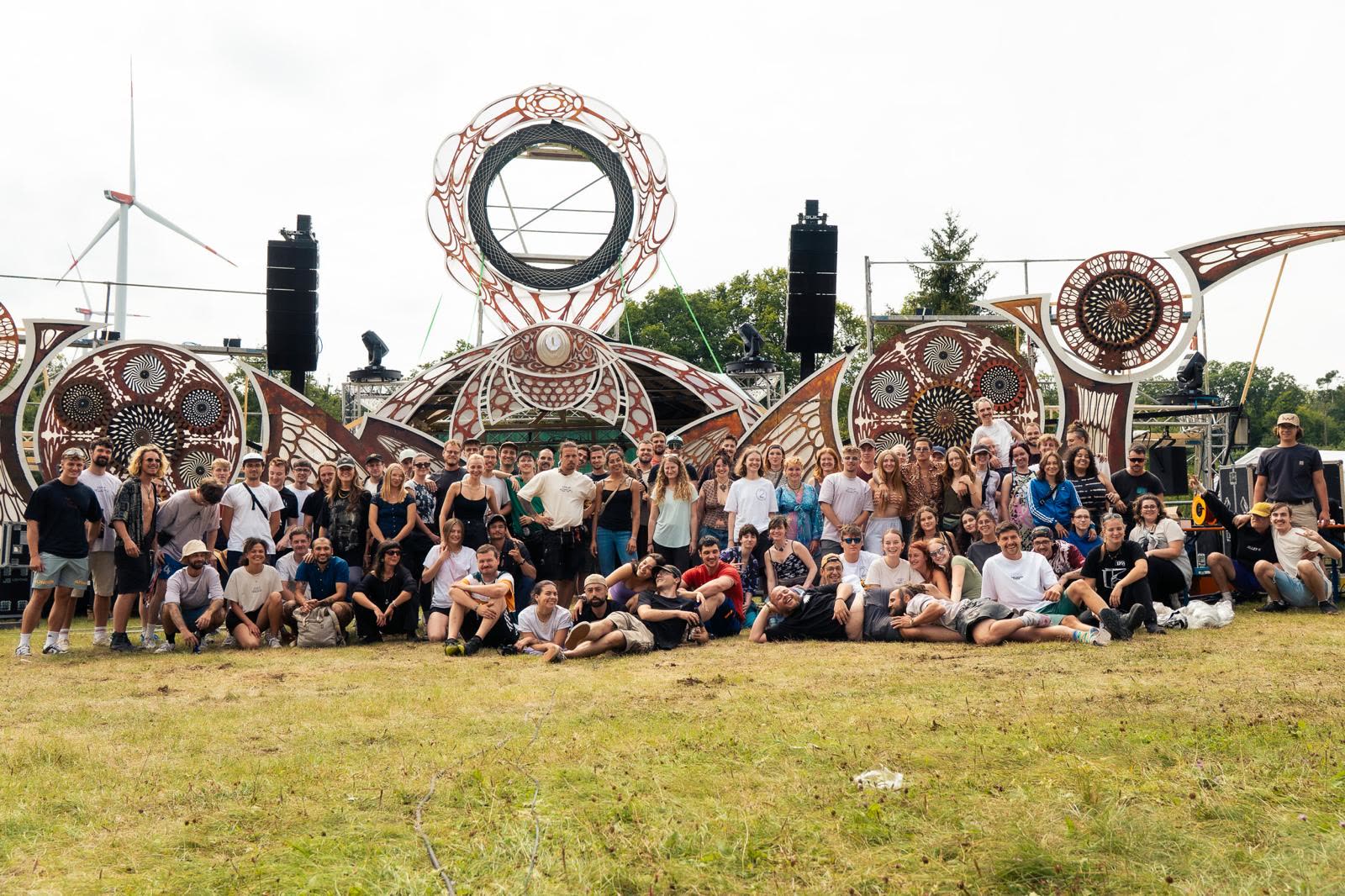 Das Team des Whild Stage e.V. vor der Bühne